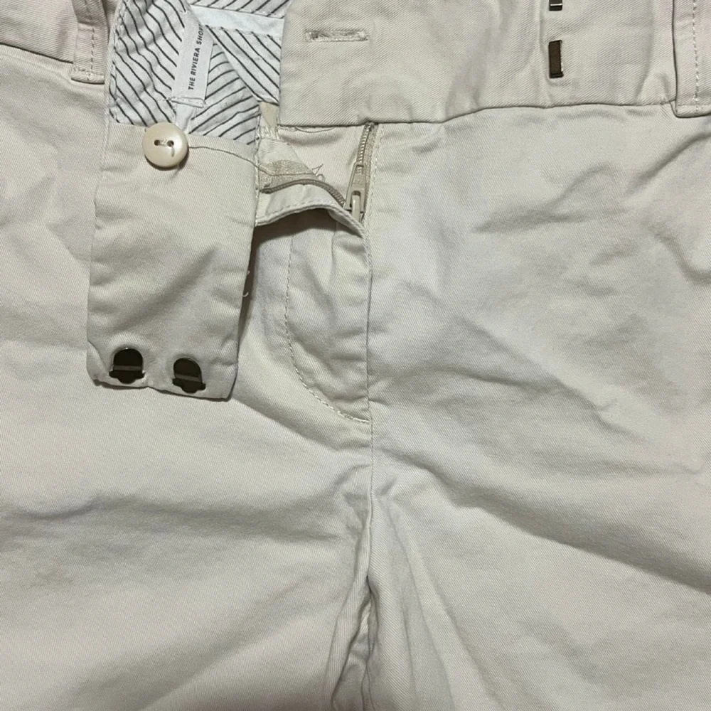LOFT cream & tan shorts size 6 302.5